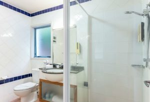 Bathroom View - Blue Pacific Apartments 732 x 500